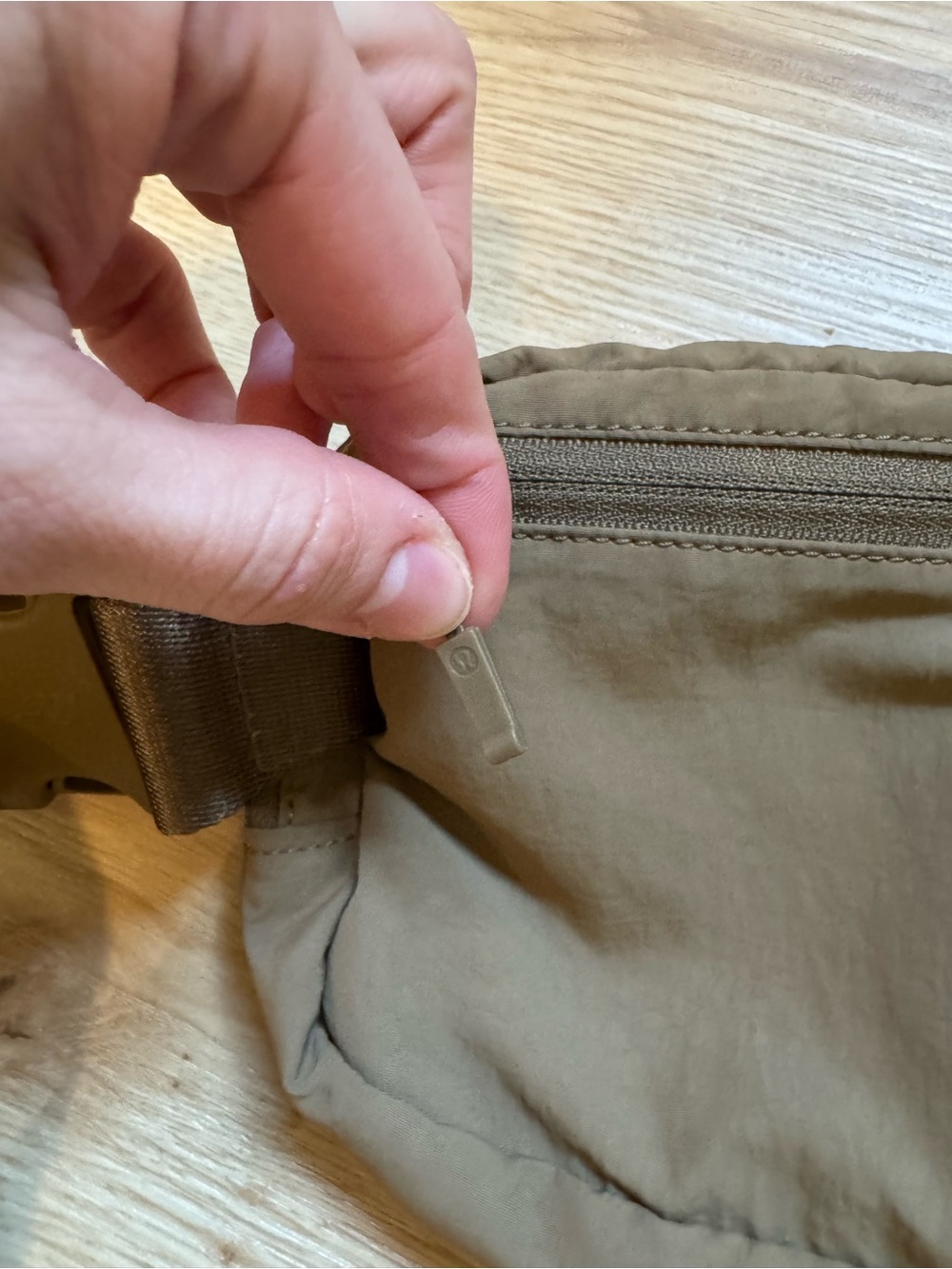 lululemon olive green belt bag - Picture 5 of 10